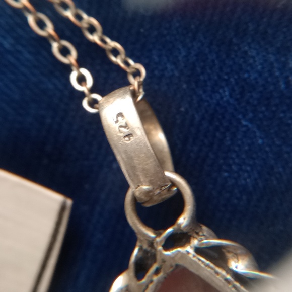 Elegant Multicolor Stone Pendant Necklace - Picture 4 of 11